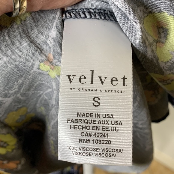 Velvet by Graham & Spencer Meadow Dress in Black‎ Floral - Picture 5 of 7